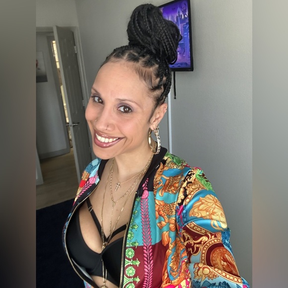 Meet your Posher, Kriston - Picture 3 of 8